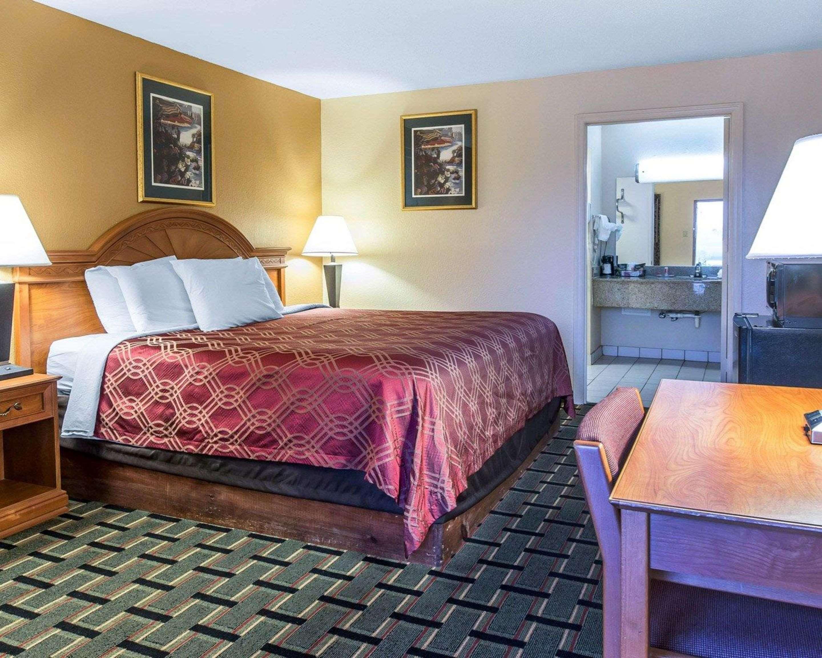 Econo Lodge Dalton Extérieur photo