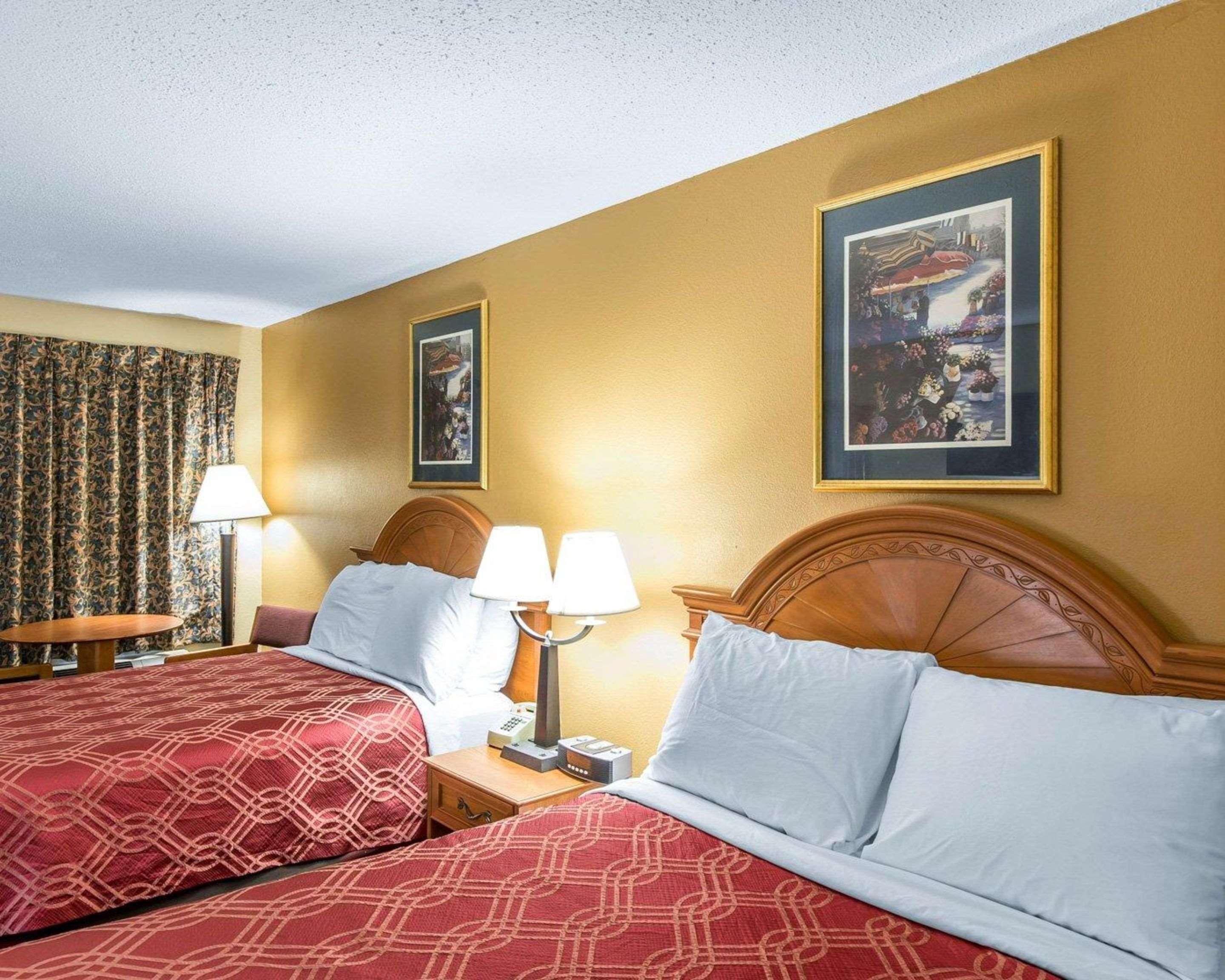 Econo Lodge Dalton Extérieur photo