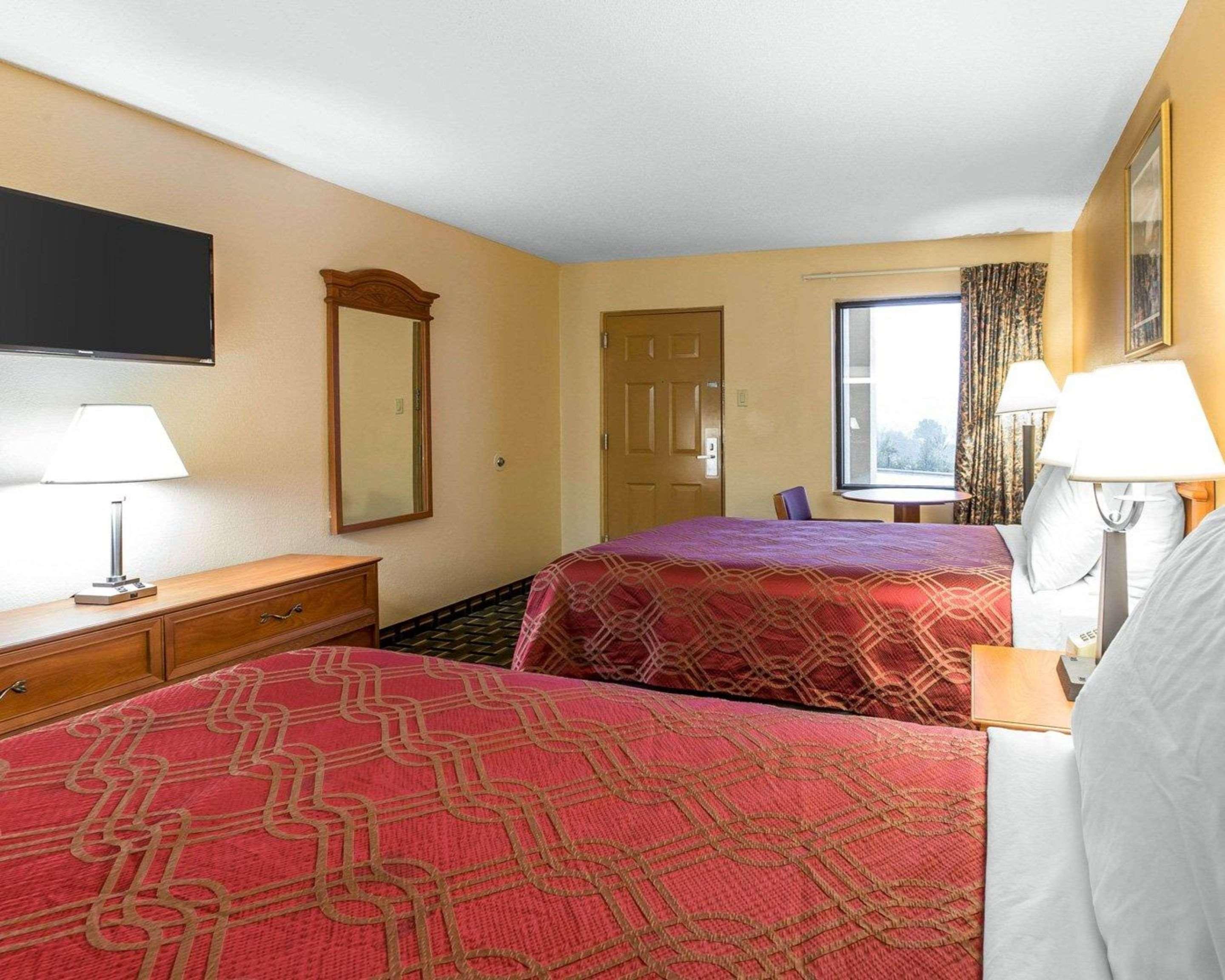 Econo Lodge Dalton Extérieur photo