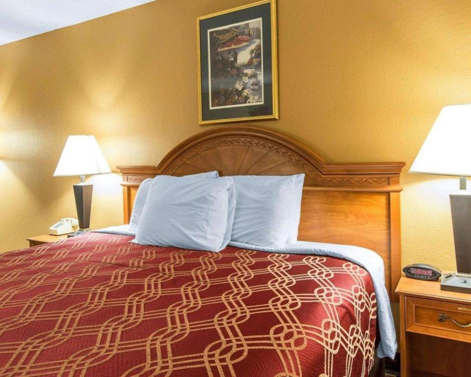 Econo Lodge Dalton Extérieur photo