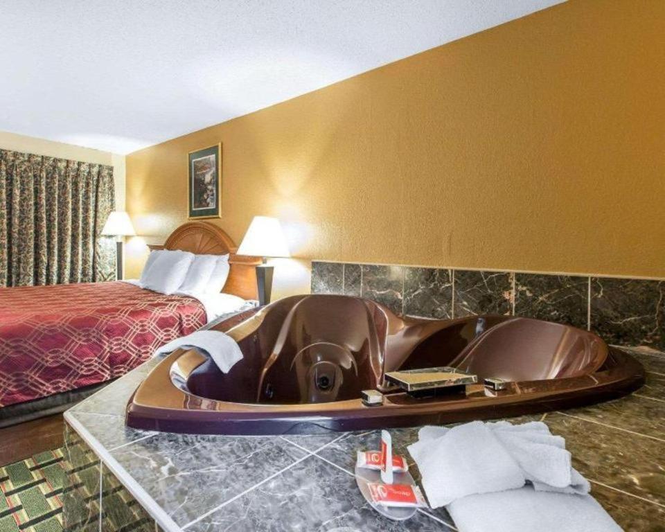 Econo Lodge Dalton Extérieur photo