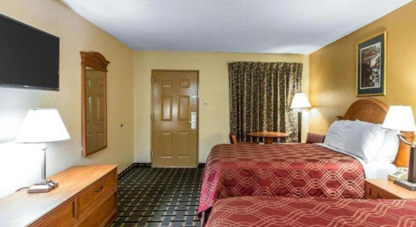 Econo Lodge Dalton Extérieur photo