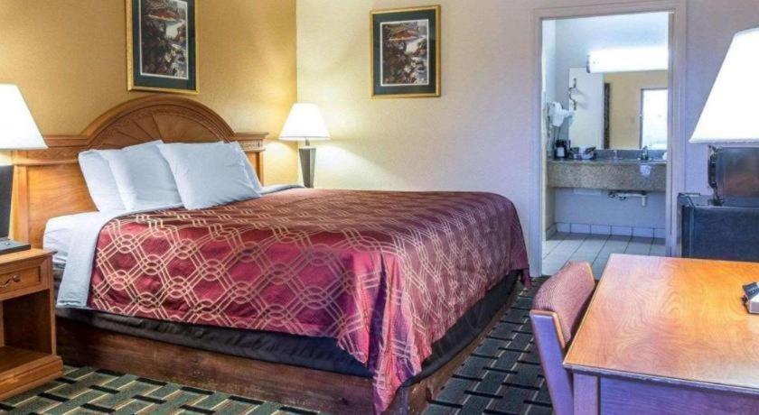 Econo Lodge Dalton Extérieur photo