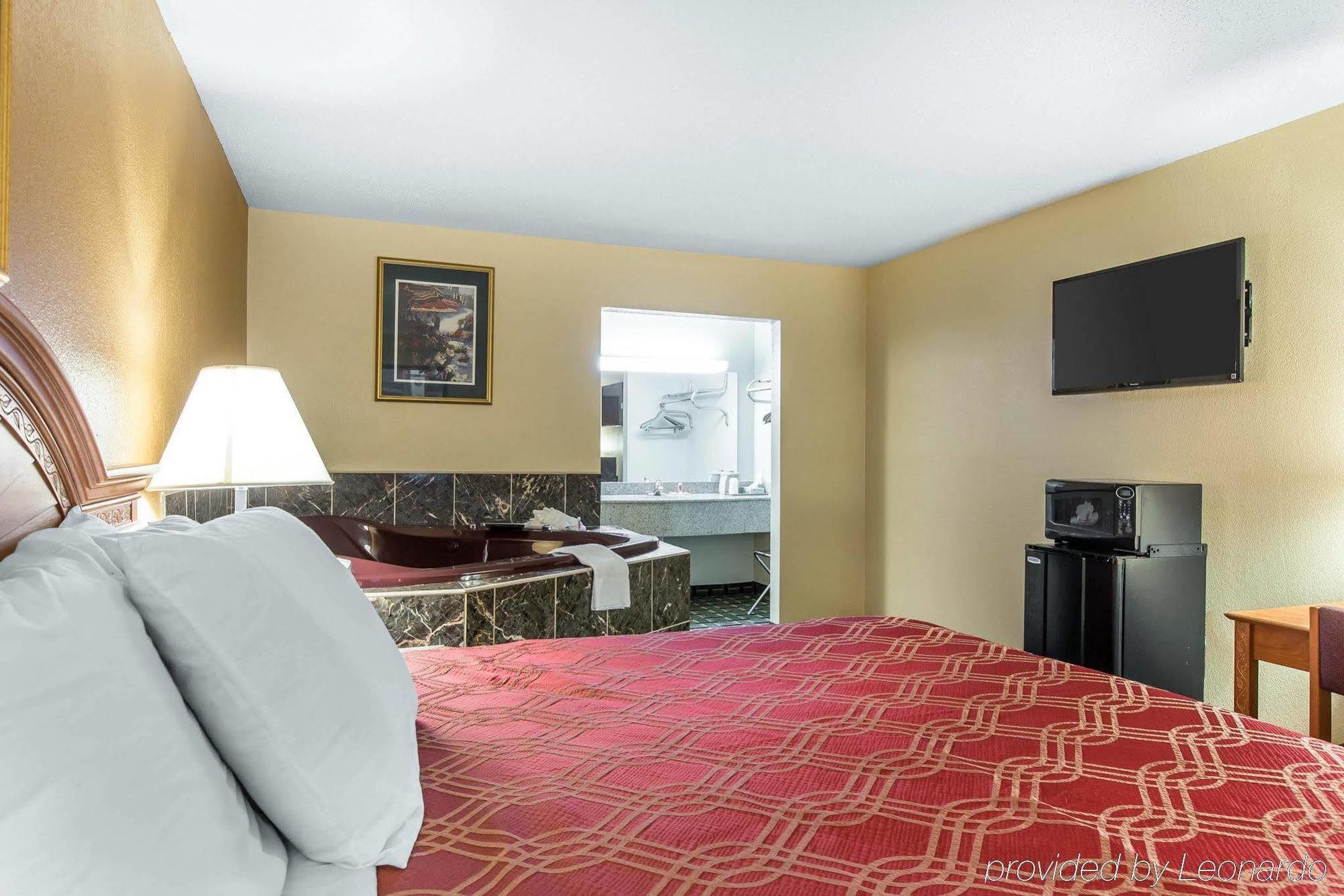Econo Lodge Dalton Extérieur photo